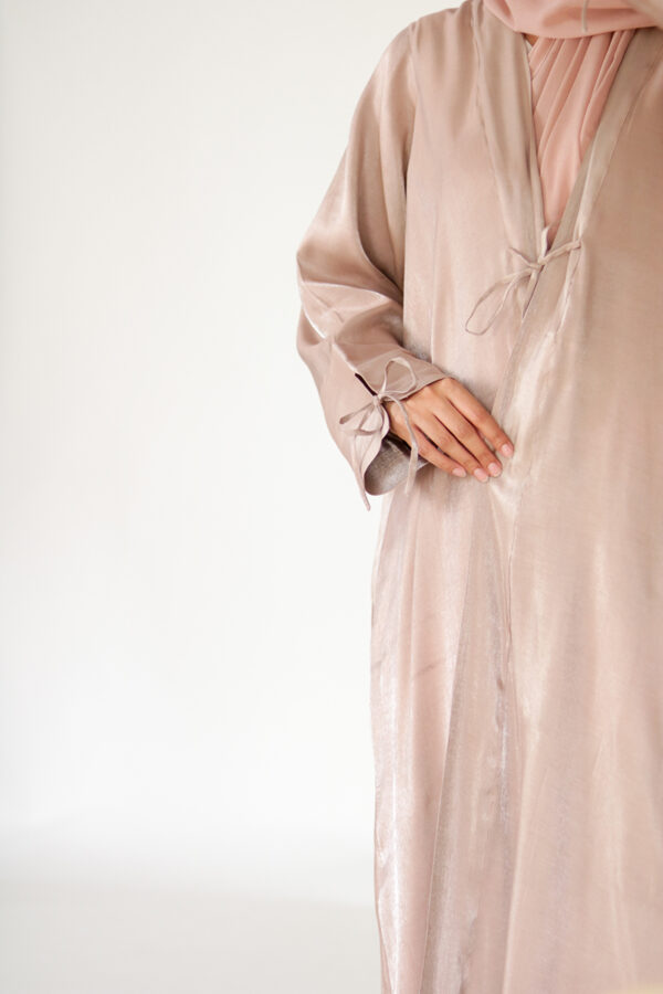 Pearlescent Pink Luxury Shimmer Silk Abaya - Image 3