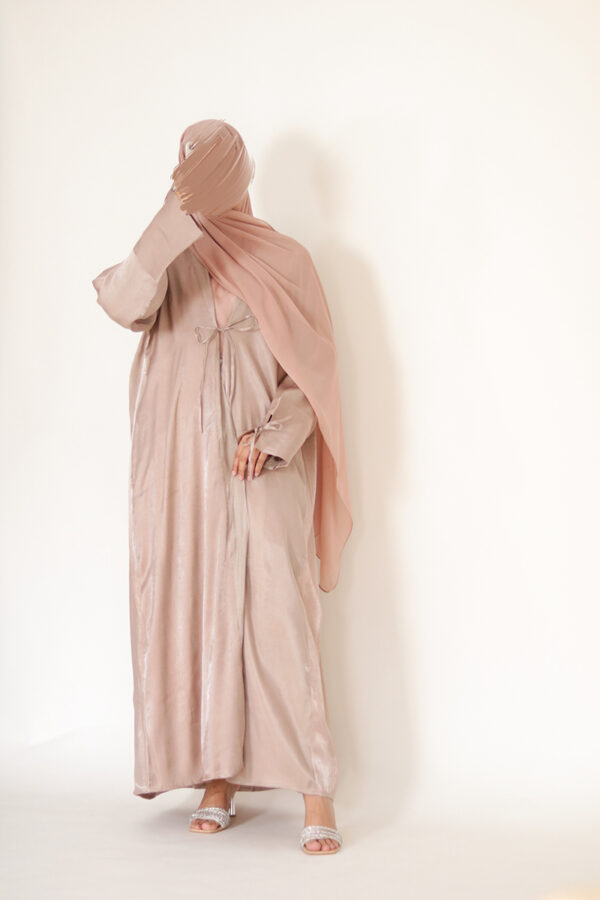 Pearlescent Pink Luxury Shimmer Silk Abaya - Image 9