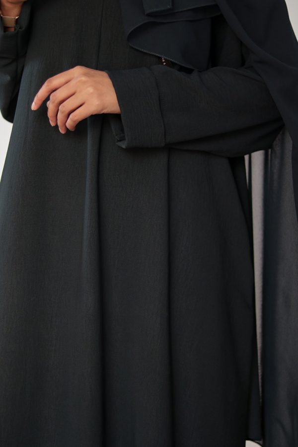 Pine Dream Sleek Abaya - Image 2