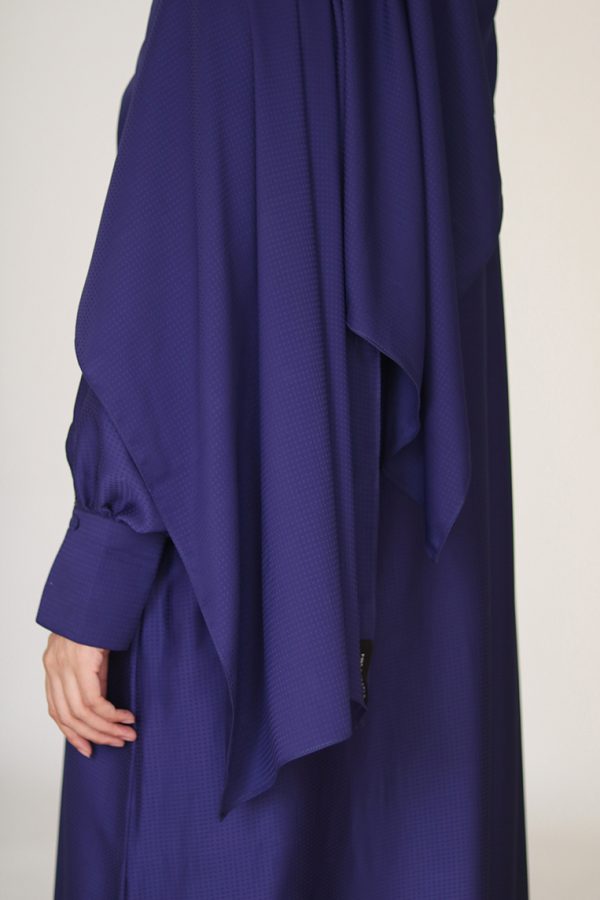 Ocean Blue Textured Silk Muse Abaya - Image 4
