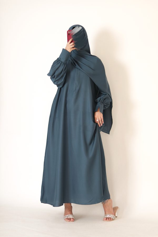 Palm Green Textured Silk Muse Abaya - Image 8