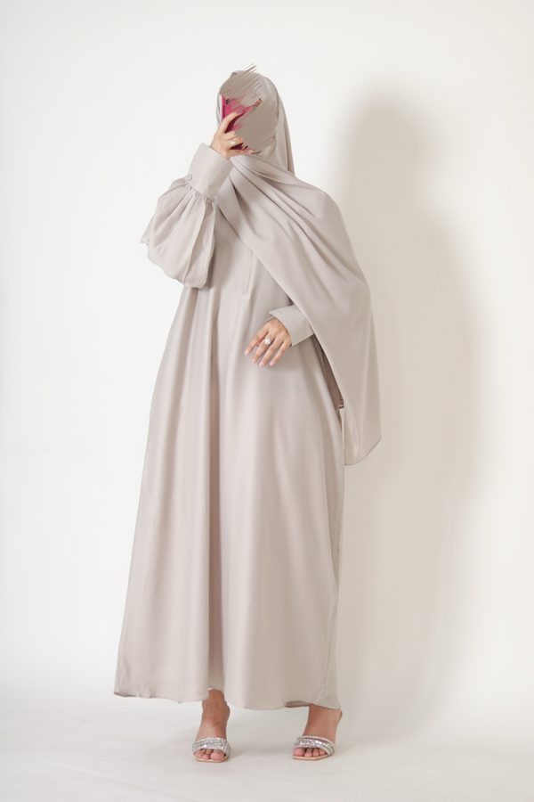 Sand Textured Silk Muse Abaya - Image 11