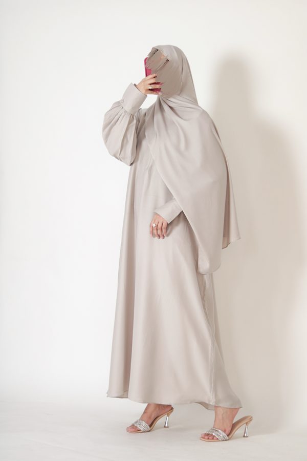 Sand Textured Silk Muse Abaya - Image 10