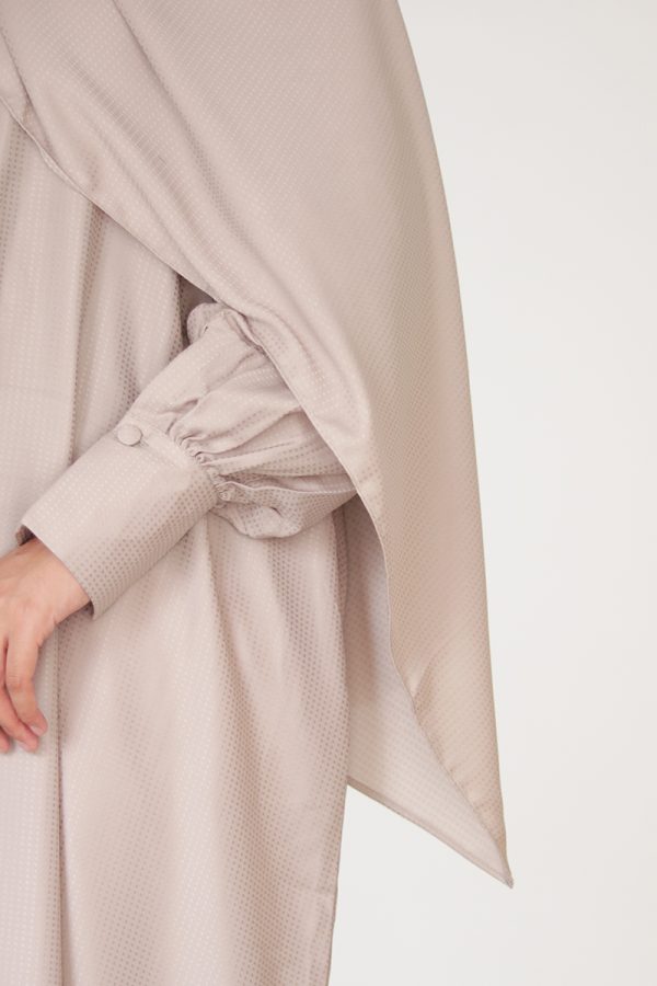 Sand Textured Silk Muse Abaya - Image 7